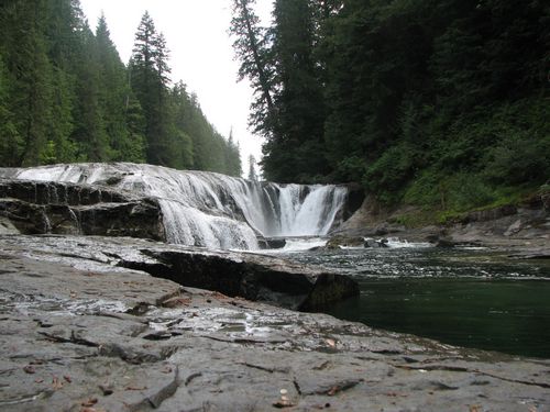 Middle Lewis Falls