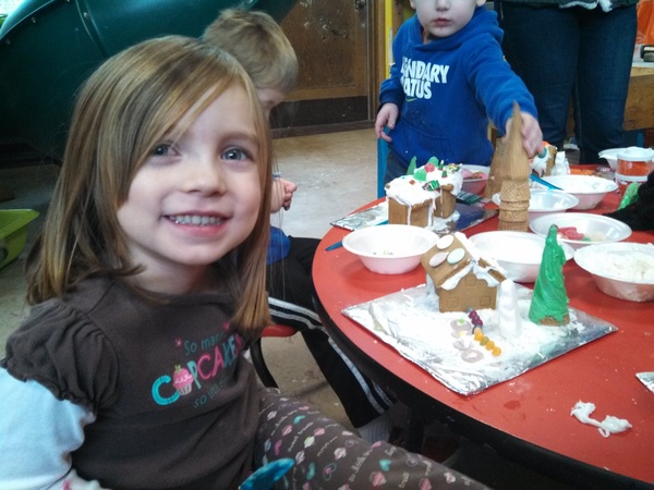 Decorating Gingerbread Houses